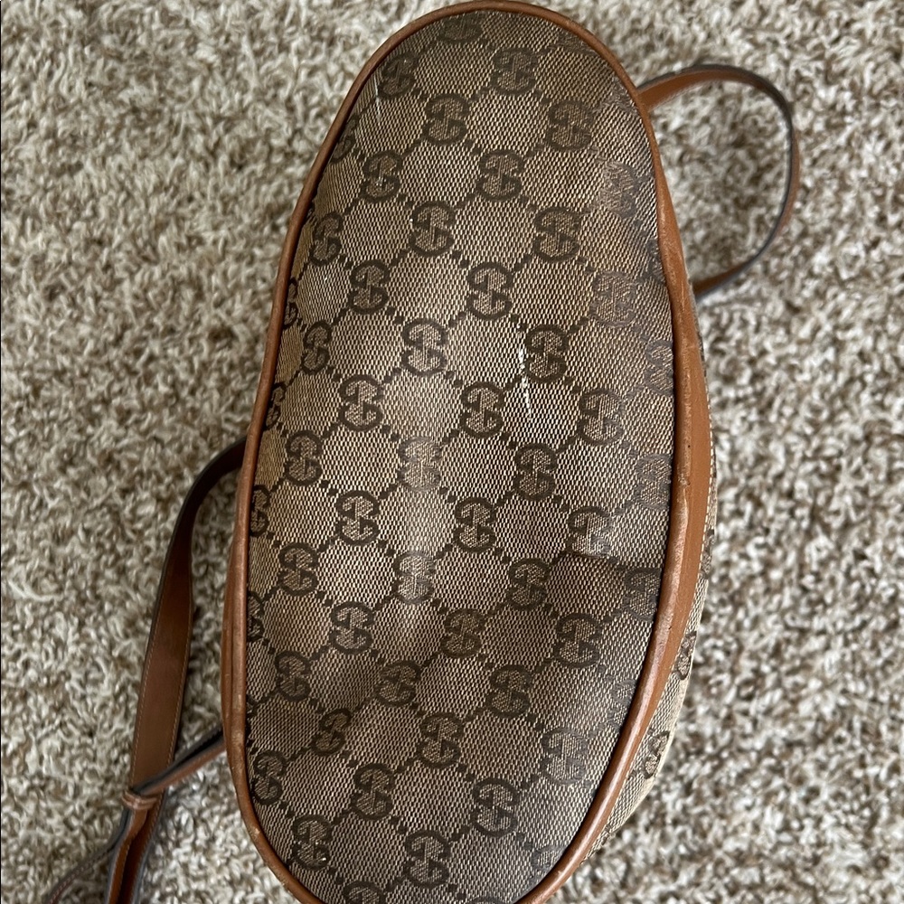 Gucci Brown GG Canvas Drawstring Shoulder Bag with Tan Leather Trim - Picture 13 of 16